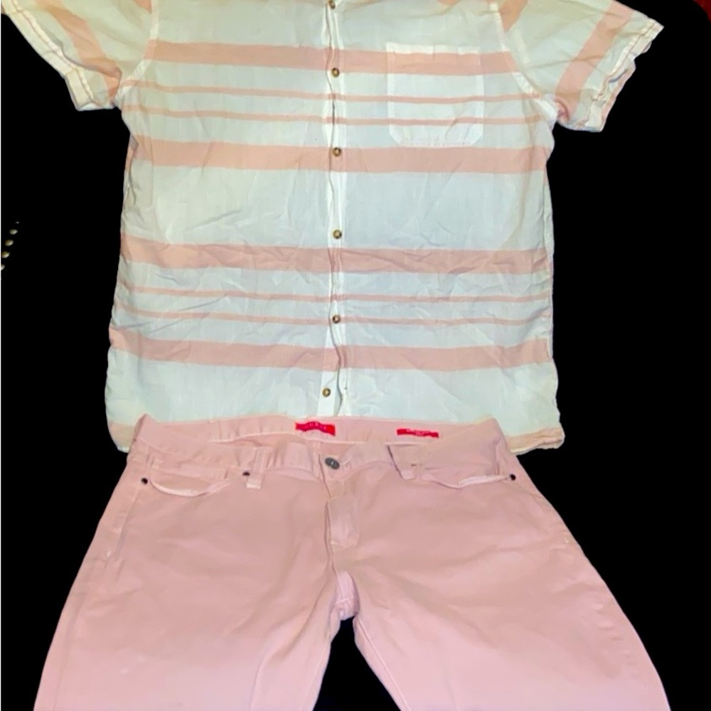 Men’s Guess pink and white outfit